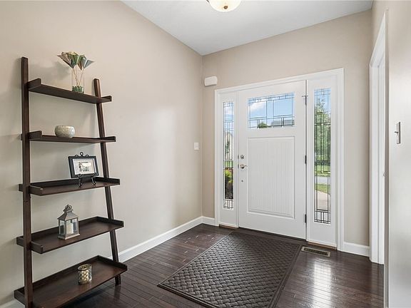 5th image of 519 Shannon Dr