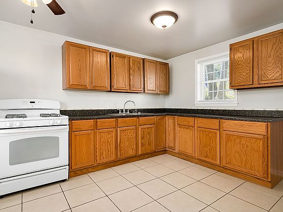 4th image of 521 Pearl Ave