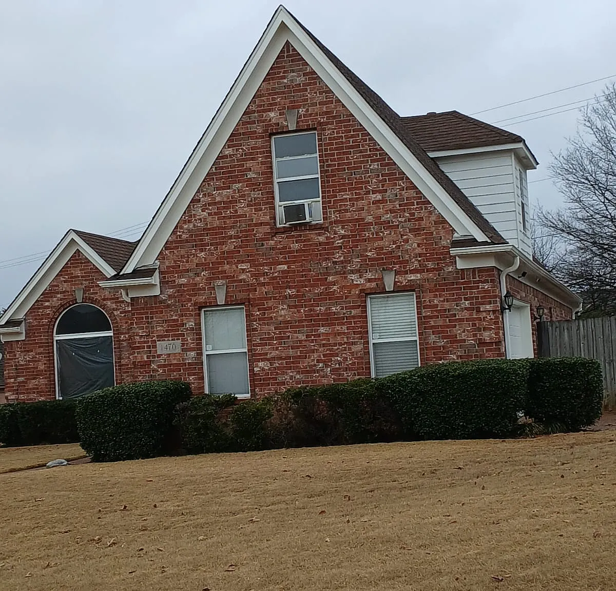 4 bed, 2300 sqft, $2,200 — Photo 4