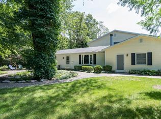 10139 Graefield Ct, Portage, MI 49024