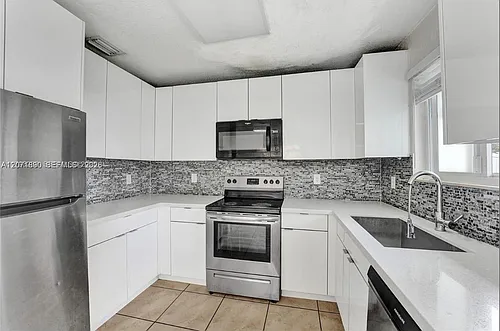 1154 NE 103rd St #1 Photo 1