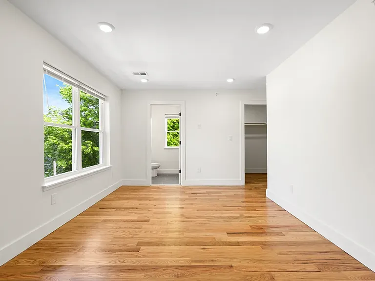 263 N 19th St #3 — Photo 8