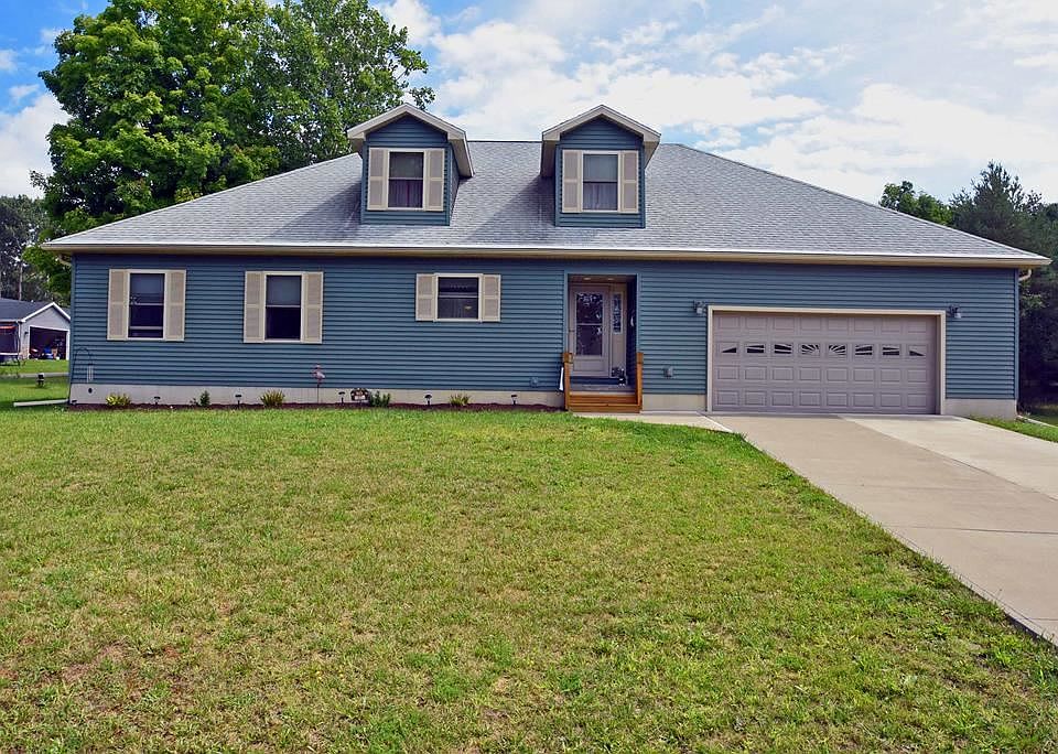1st image of 36 Scotch Pine Ln