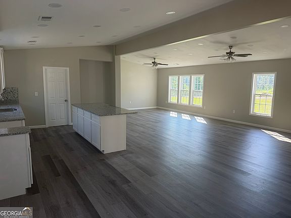 4th image of 330 Lennox Rd