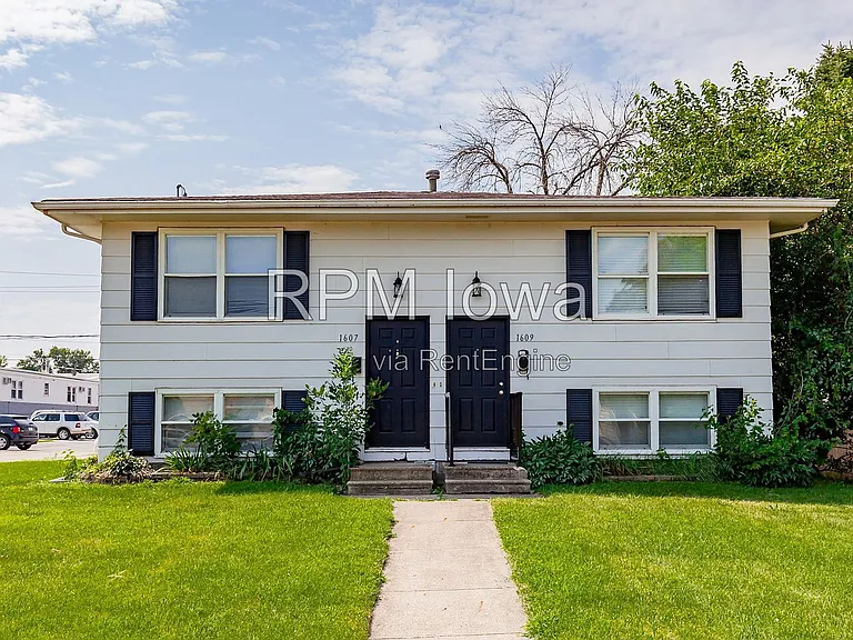 1607 NW 2nd St #1607 — Photo 2