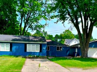 1922 Mitchell St, Oshkosh, WI 54901