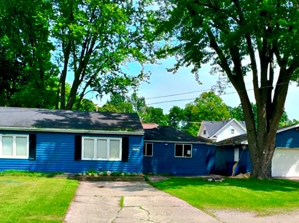 1922 Mitchell St, Oshkosh, WI 54901