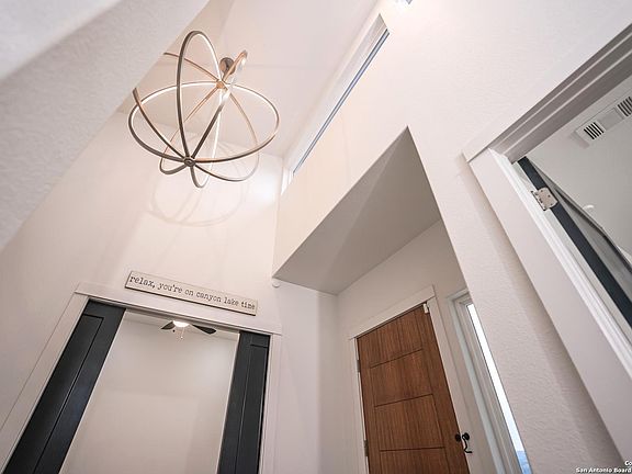 4th image of 2109 Bella Vista