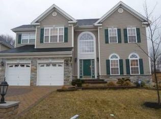 43 Fritz Dr, Sayreville, NJ 08872