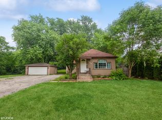 4023 Glendenning Rd, Downers Grove, IL 60515