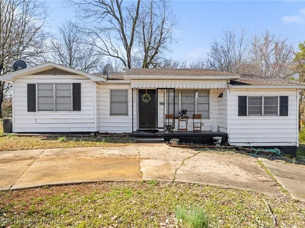 378 Oak St, Waldron, AR 72958