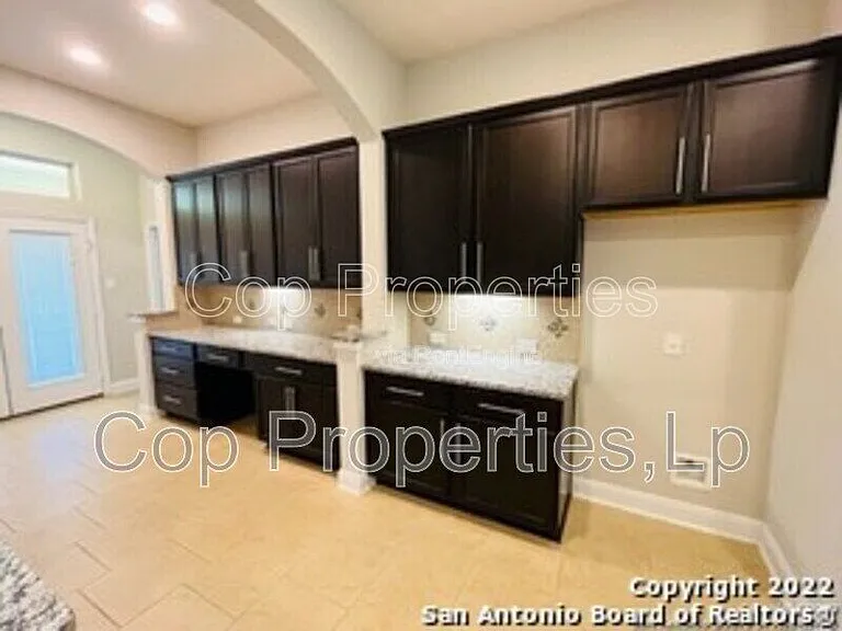8221 Dublin Frst — Photo 7