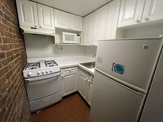 Rented by Corcoran | media 15