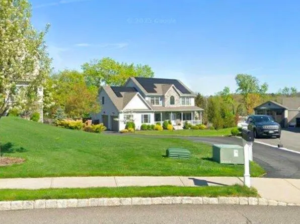5 Gleneagles Court, Monroe, NY 10950