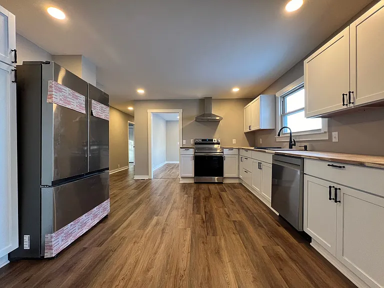 571 Stevenson St — Photo 10