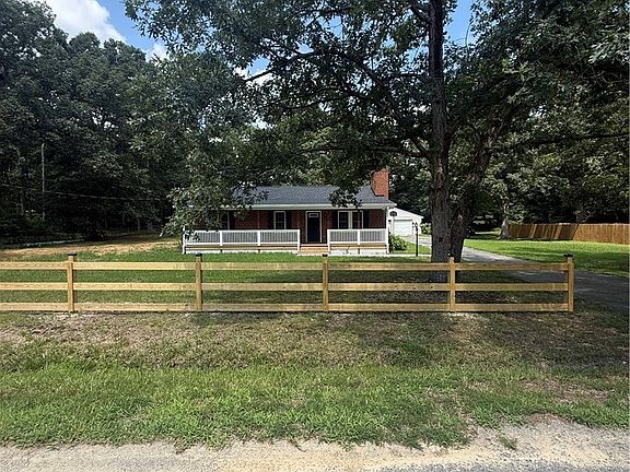 3rd image of 3430 The Loop Rd