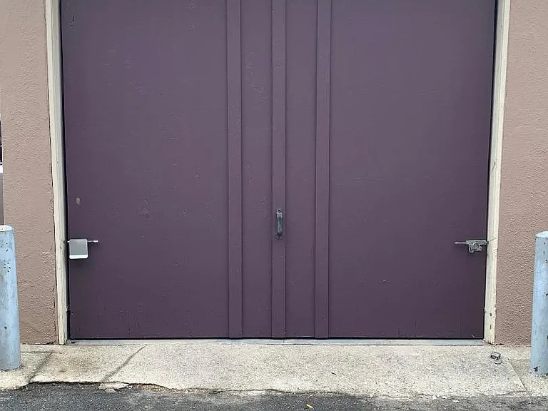 SINGLE CAR PRIVATE ENCLOSED GARAGE