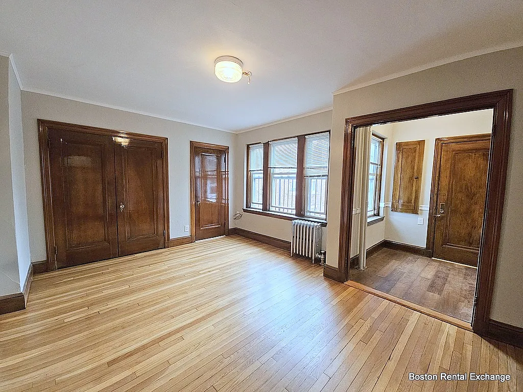 Studio, $2,000 — Photo 1