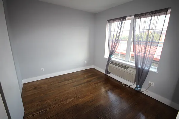 Rented by Nooklyn NYC LLC | media 23