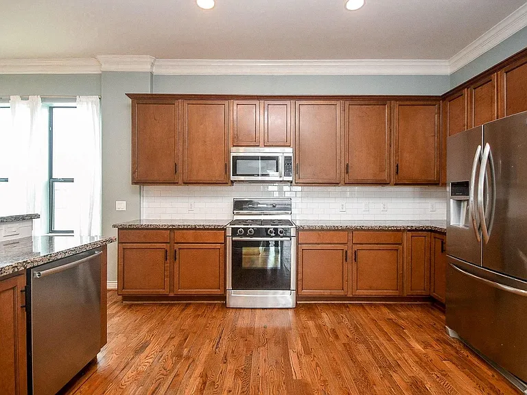 2222 Hilshire Lake Dr — Photo 17
