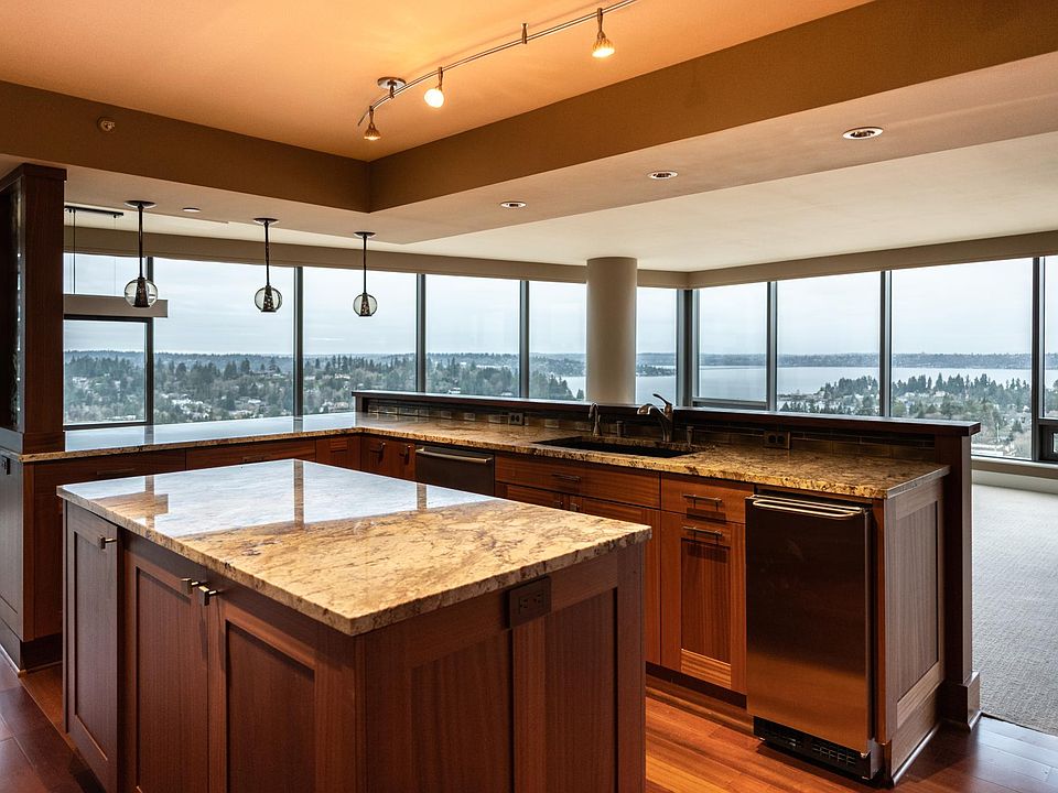 1st image of 650 Bellevue Way NE #4