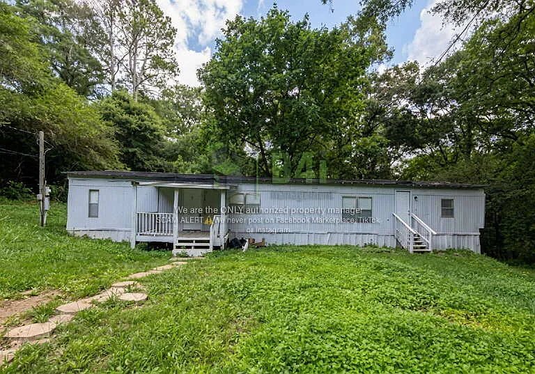 122 Collins Rd — Photo 1