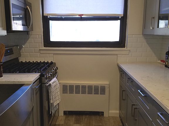2nd image of 7522 Springfield Blvd