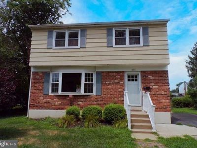 331 6th Ave, Folsom, PA, 19033
