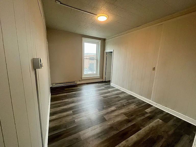 65 N Main St — Photo 5