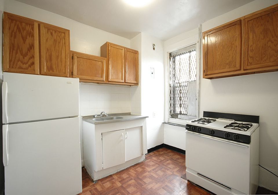 2nd image of 1455 Atlantic Ave APT 2L