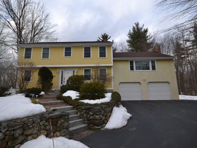32 Blackbird Dr, Bedford, NH, 03110