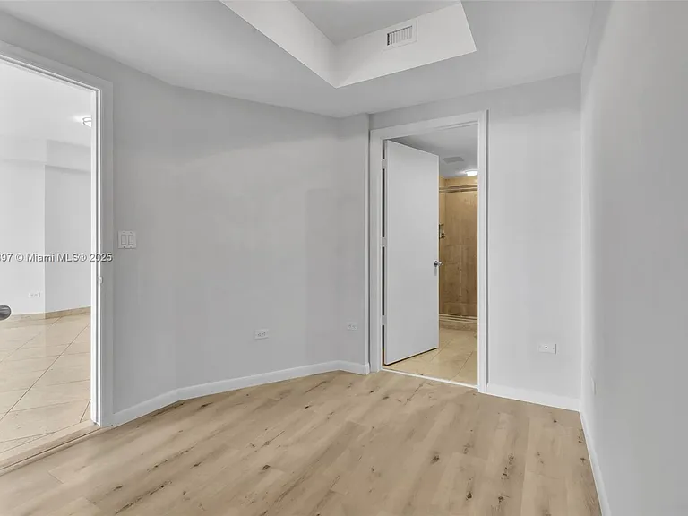 848 Brickell Key Dr #2602 — Photo 31