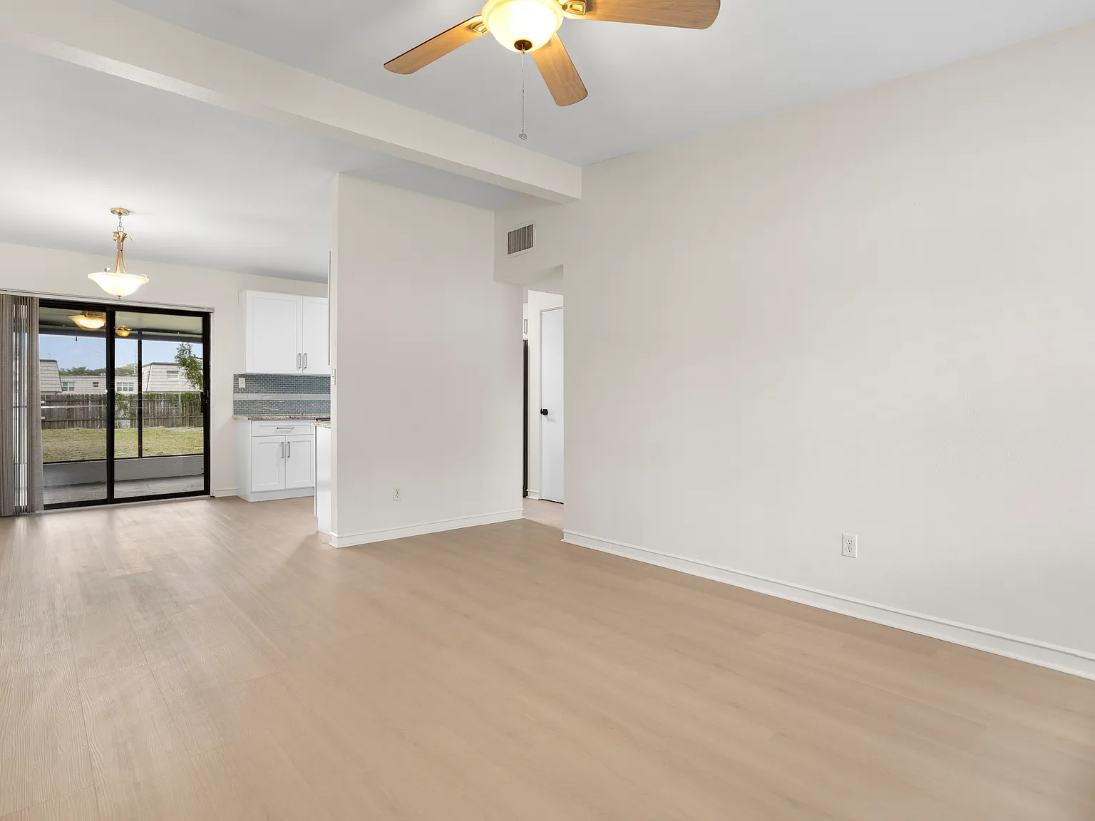 3 bed, 1350 sqft, $2,500 — Photo 3