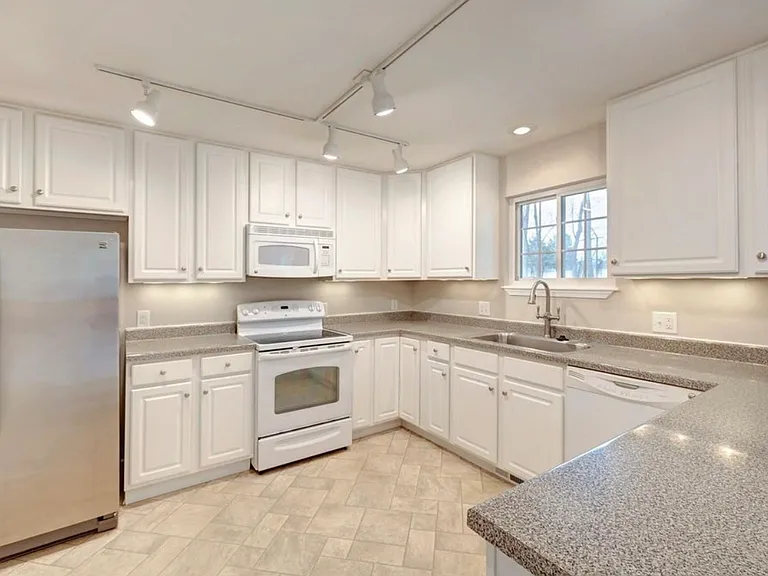 3821 S Cramer Cir — Photo 14