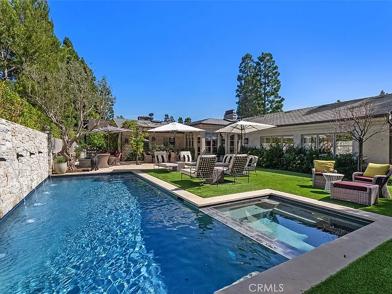 4 Winged Foot Ln — Photo 24