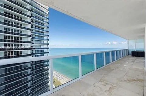 Beach Club Two Condo — Photo 2