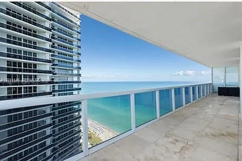 Building Photo - 1830 S Ocean Dr #3308