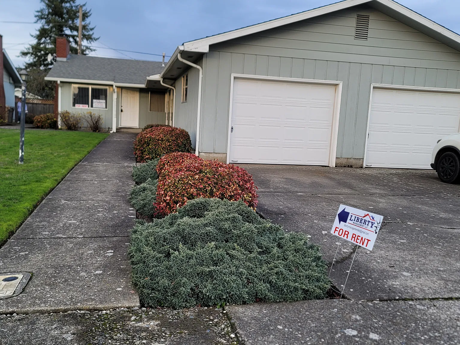 735 W D St — Photo 1