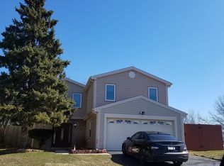 225 Rodenburg Rd, Roselle, IL 60172