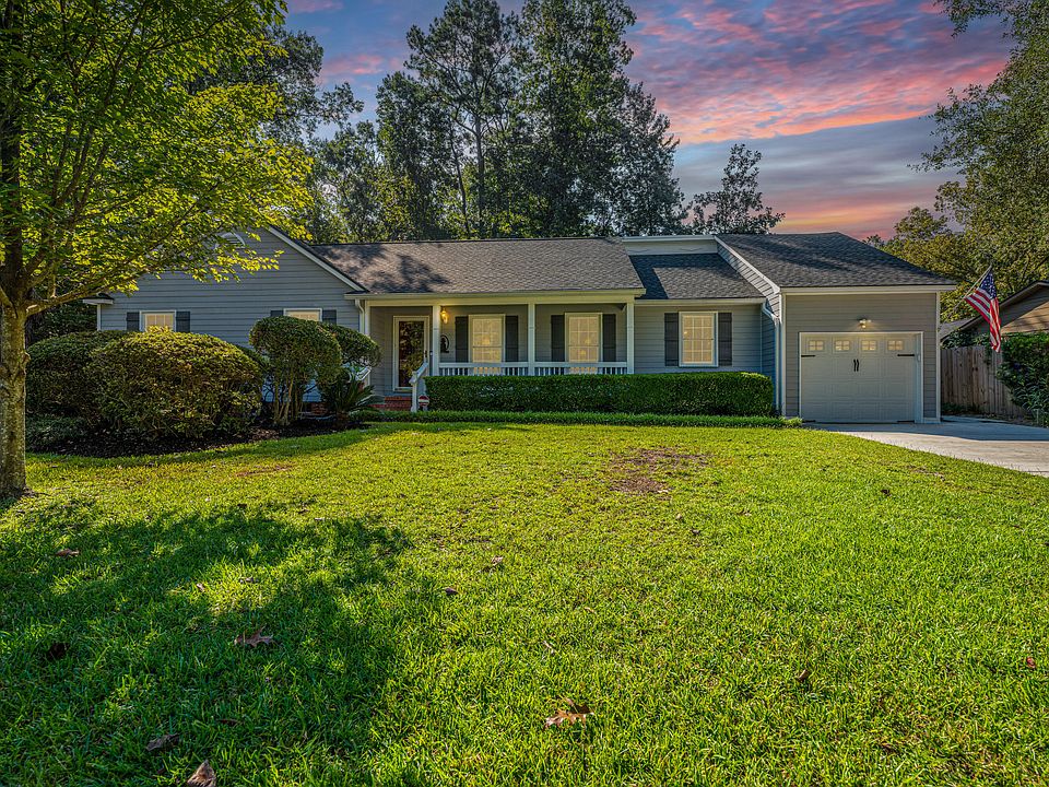 1st image of 102 Huntington Cir