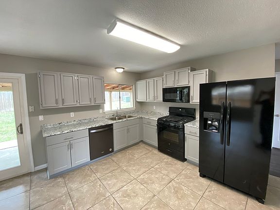3rd image of 6311 Marrogot Run St
