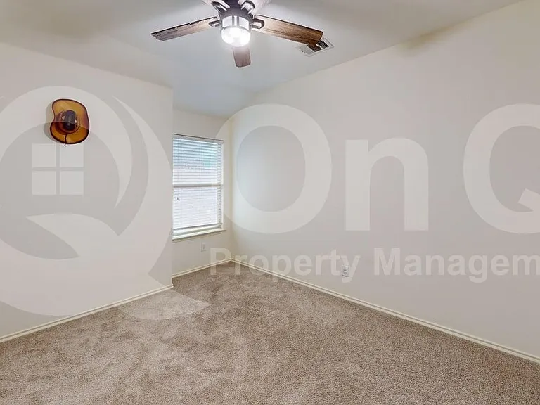 501 Lipizzan Ln — Photo 17