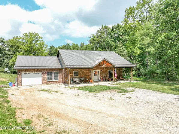 1302 N Wind Ln, Centertown, MO 65023