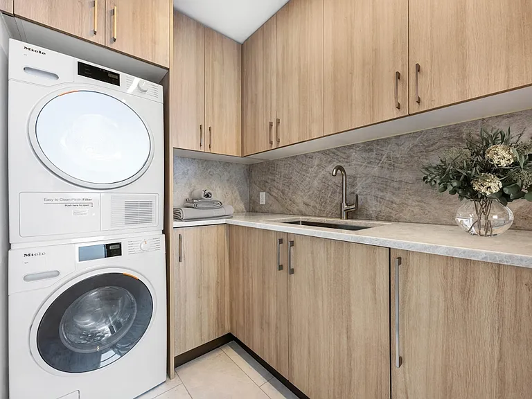8 Spruce St #N — Photo 18