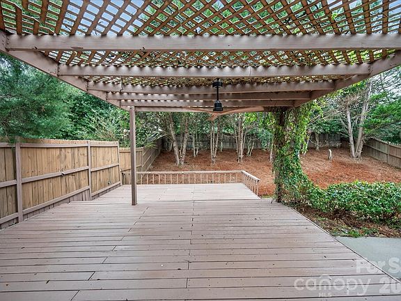4th image of 6917 Lenhart Dr