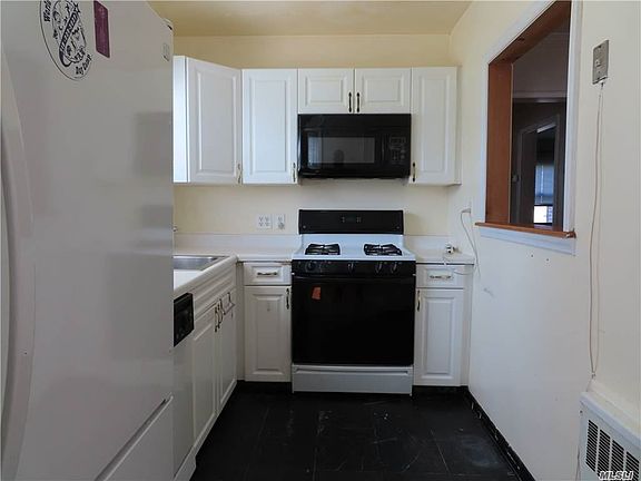 4th image of 196-21 Dunton Ave #1B