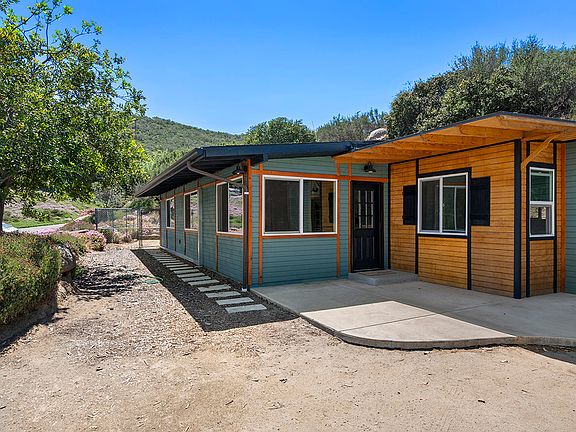 3rd image of 937 Peutz Valley Rd