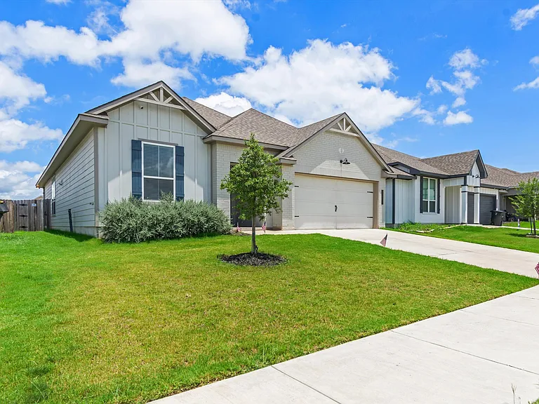 920 James Parker Cir — Photo 4