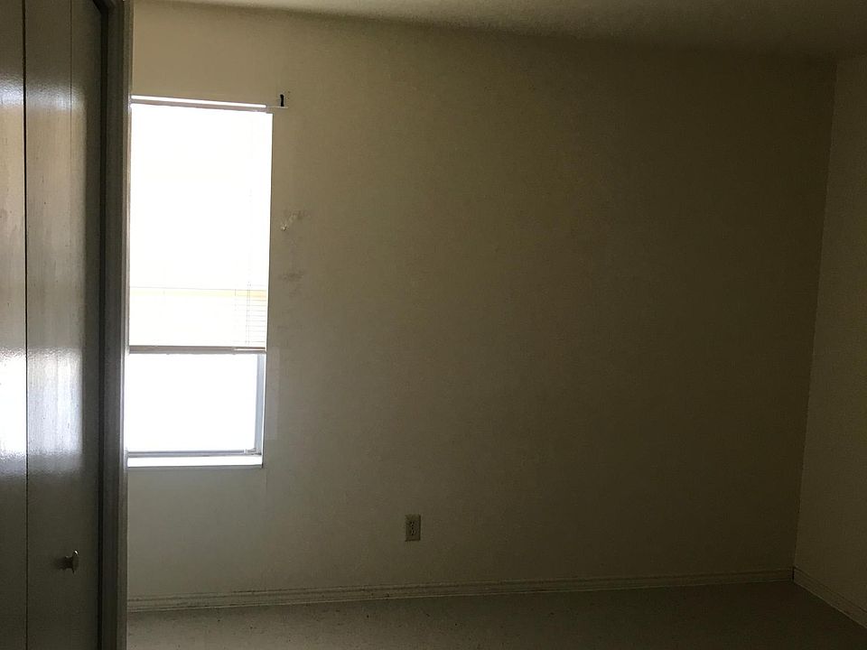 Building Photo 3