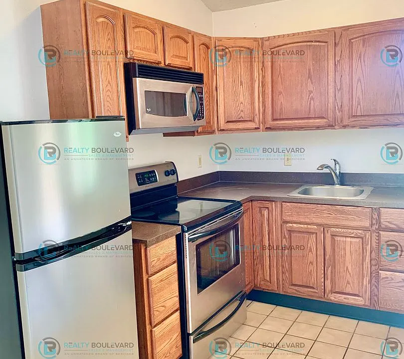 2700 Plumas St #311